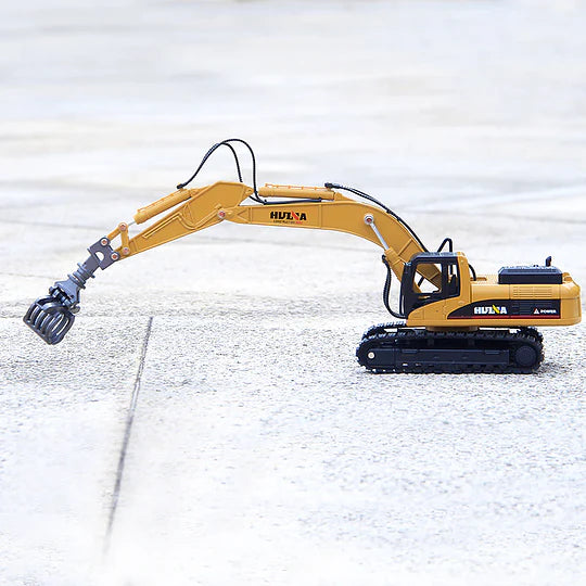Huina 1713: Cargador de Troncos (Log Grabber) Metálico - Escala 1:50 Die-Cast